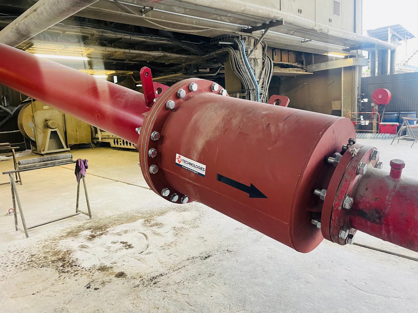 Rotule de conduite de capot de chauffe revêtue de céramique